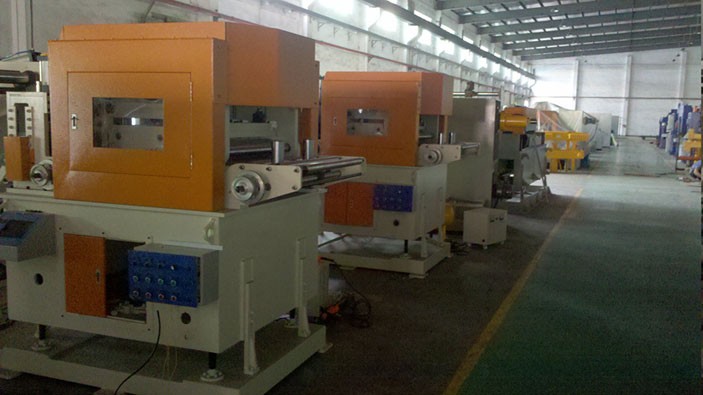 DECOILER, STRAIGHTENER, FEEDER  3 IN 1